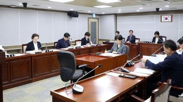 수원특례시의회 기획경제위원회, 조례안 등 안건심사
