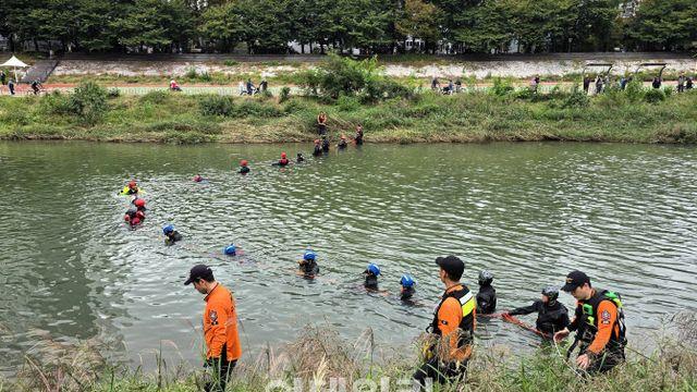 중랑천 실종 중학생 추정 시신 발견…200m 하류(상보)