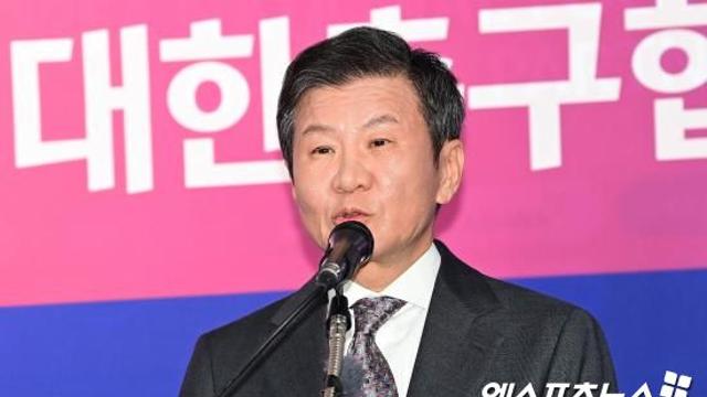 A매치 관중 '텅텅', 정몽규 KFA 회장 반성…