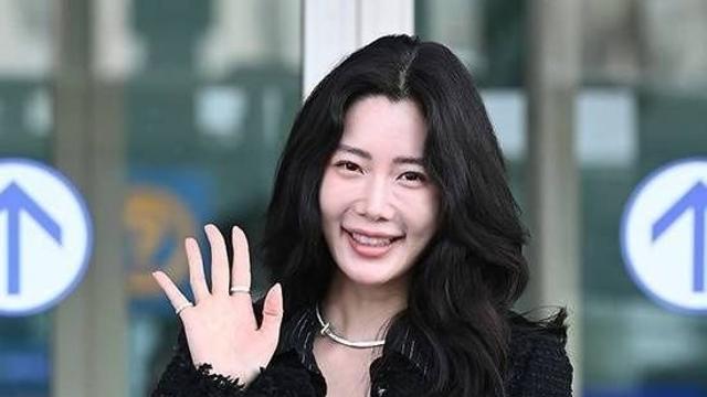 클라라, 결혼 6년 만 이혼 발표 