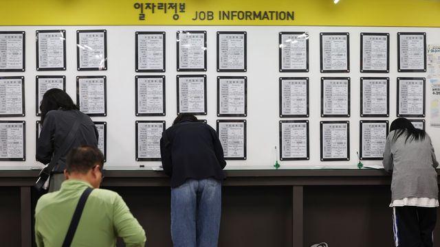 9월 취업자 31만2천명↑…소비쿠폰 효과에도 청년층 15만 '뚝'(종합2보)