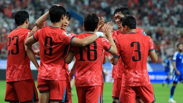 미쳤다, AFC 올해의 국제선수상 받은 '이 선수'…한국에서 세 번째