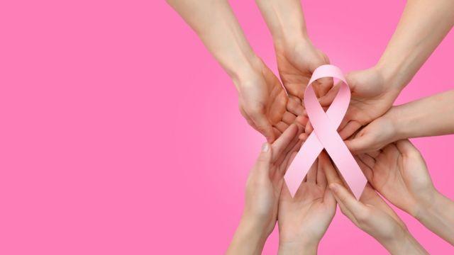 핑크 리본은 어디 갔나…유방암 자선 행사 연예인 술 파티 논란으로 '뭇매'