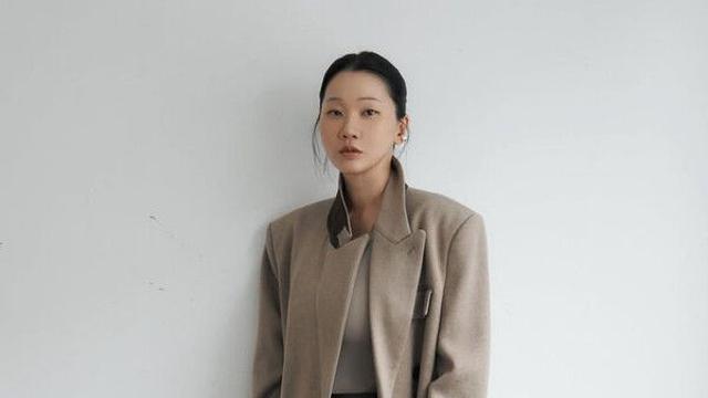 장윤주 가을 분위기 물씬…압도적 모델 포스