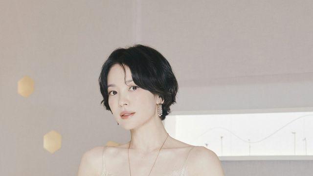 송혜교, 단 한 컷으로 압도…빛을 두른 여신 포스