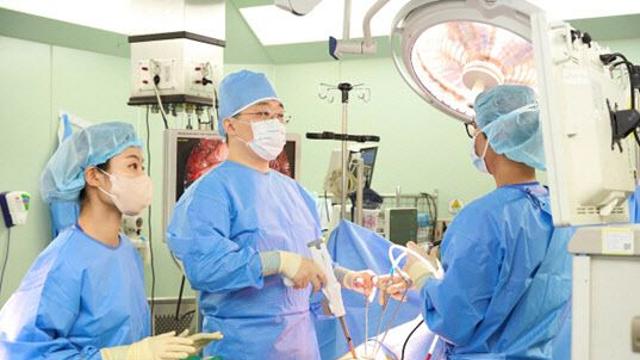 폐암, 조기 발견하면 폐 기능 살리는 정밀 수술 가능