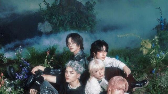 '하이브 그룹' &TEAM, 韓 데뷔 향한 몽환적 포효…'Back to Life' 콘셉트티저 공개