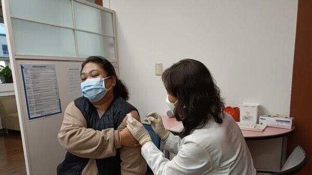 인천 동구, 65세 이상 어르신 ‘코로나19 무료예방접종’ 실시