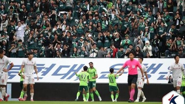 프로축구 전북, 수원FC 꺾고 조기 우승…K리그1 통산 10번째 '별'