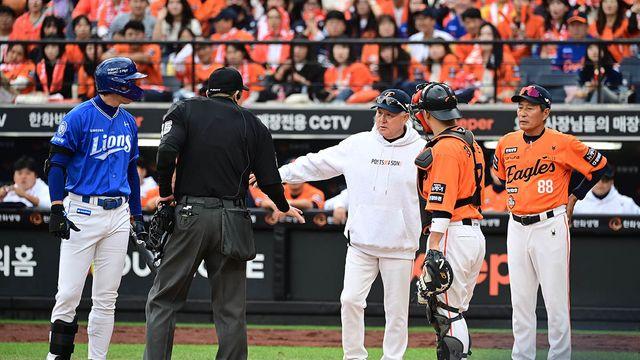 폰세-구자욱 날 선 신경전! 피치클락 5분 대치…양 팀 사령탑 시선은? 