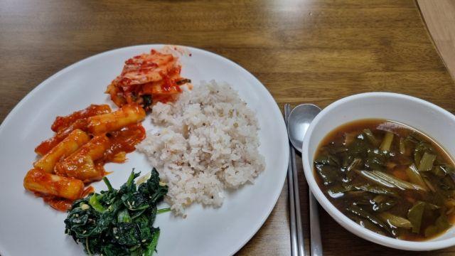 경로당은 많지만 밥상은 드물다… 경기도, 주 3.1일 급식 현실
