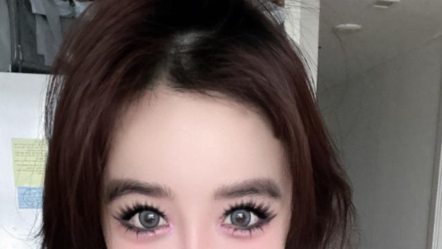 박봄, 만화책에서 갓 튀어나온 듯한 눈망울 [AI 포토컷]