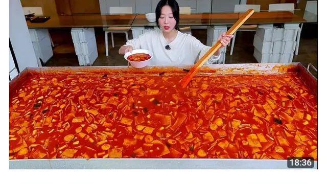쯔양 이건 또 뭐냐…?,,