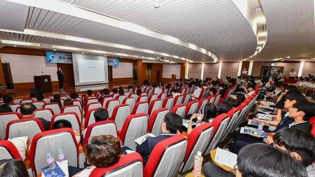 전문대 교수 연봉, 평균 6700만원도 안돼…5년 연속 감소