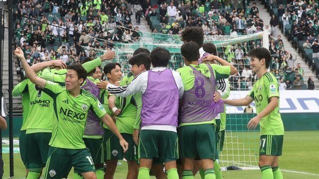 [속보] 전북, 2025 K리그 1 우승…통산 10번째 트로피