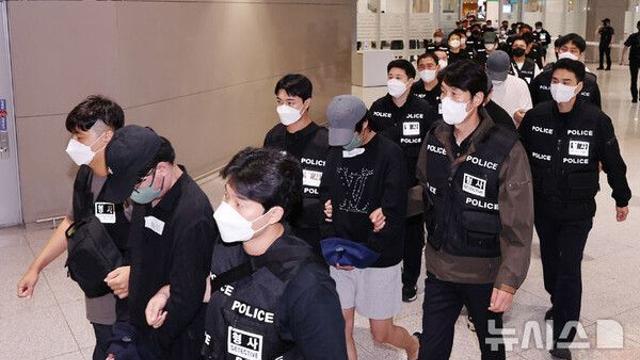 '캄보디아 송환' 15명 경기북부청 수사…온라인 스캠 혐의