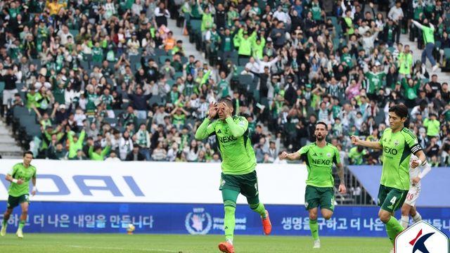전북이 돌아왔다! '통산 10회 우승' 대업 달성…홈에서 수원FC 2-0 완파 [현장리뷰]