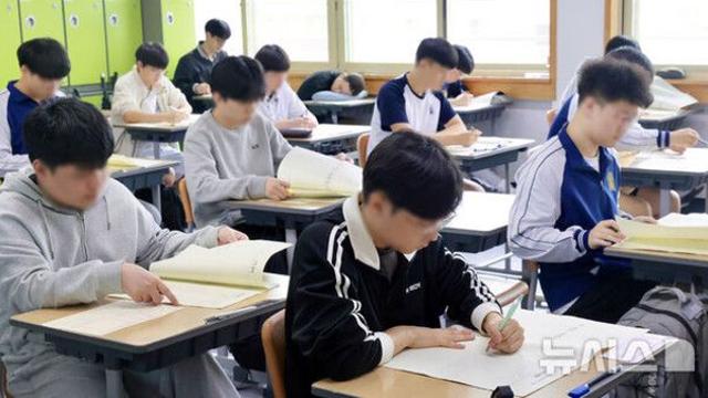 '내신 5등급제·고교학점제' 첫 학기…고1 전국 평균 점수 일제히 상승