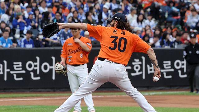 프로야구 플레이오프 1차전 만원 관중…PS 28경기 연속 매진