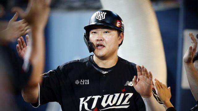 '통산 215홈런' KT 오재일, 21년 현역 생활 마침표