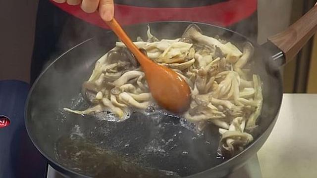 쉬워 보이는데 알고 보면 진짜 어려운 '이 반찬', 이렇게 하면 물기 안 생겨요