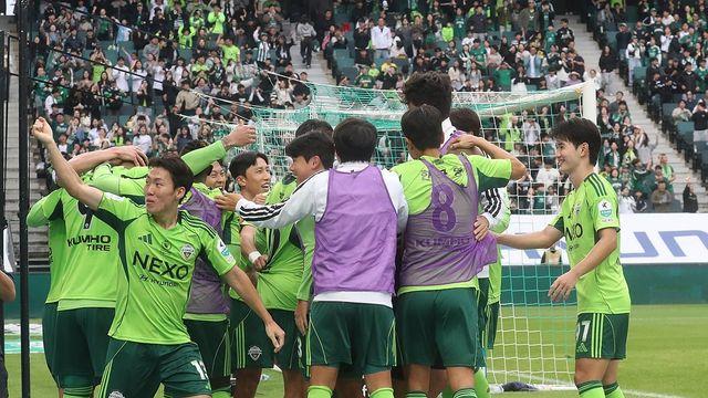전북, 통산 10번째 K리그 우승별…4년 만에 왕좌 탈환