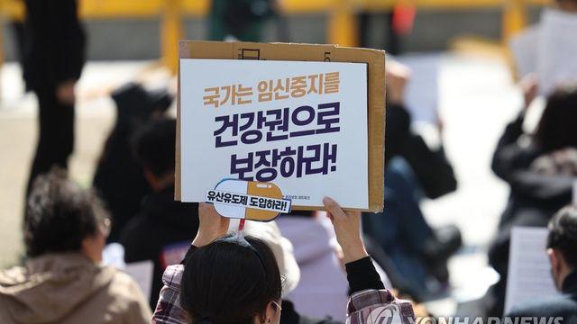 10명 중 4명 