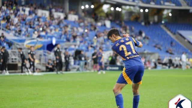 어제 울산 축구장서 목격된 베테랑 선수의 당황스러운 행동... 일파만파