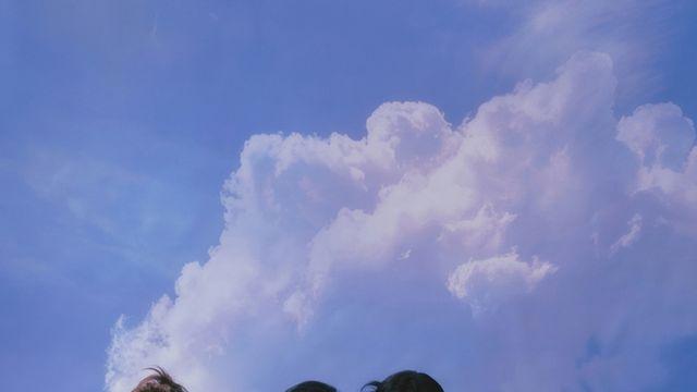 QWER, ‘흰수염고래’로 본격 항해... 윤도현이 극찬한 ‘진짜 밴드’ [줌인]