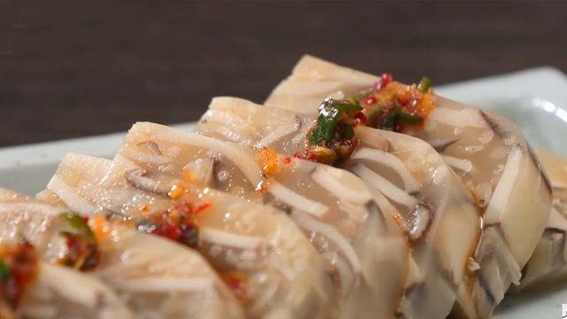 돼지고기로 만든 '편육'인 줄 알았는데... 요리 정체에 너무 놀랐습니다