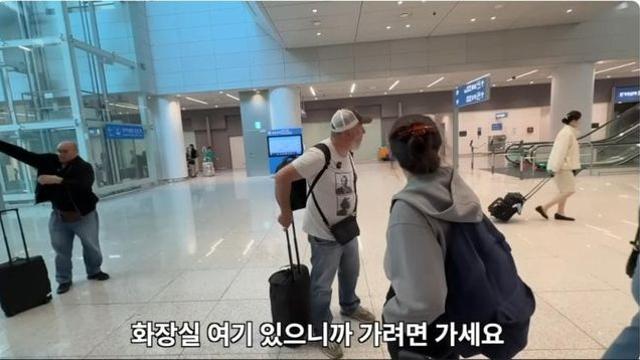 한국 지하철을 처음 타본 이탈리아 아저씨가 두눈을 의심한 이유