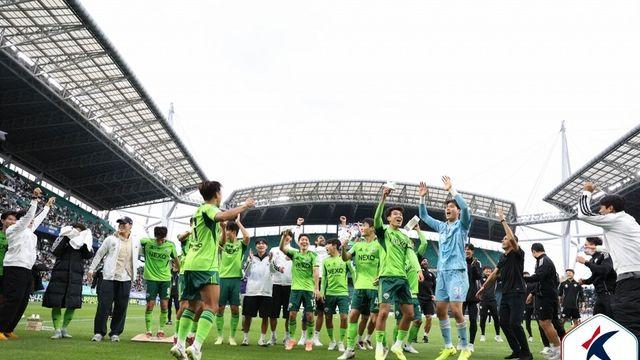 ‘10번째 별’ 달게 된 전북의 비결, 포옛 감독의 혁신과 이도현 단장의 설계