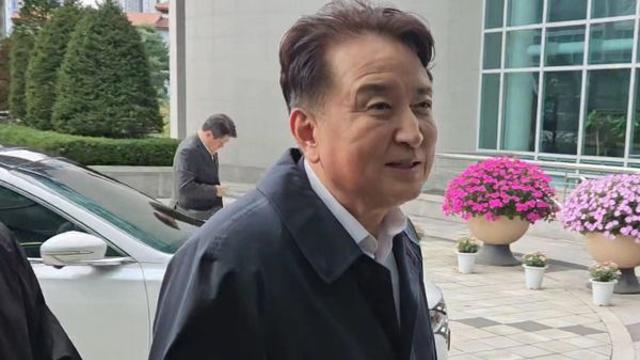 ‘1천100만원 수수 의혹’ 김영환 충북지사…경찰, 소환 조사
