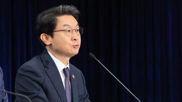 이억원·이찬진 국감 데뷔전…대출규제·카드사 정보유출 공방 예고