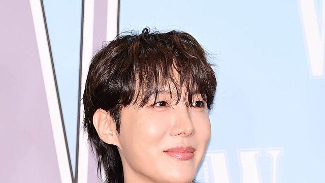 르세라핌, 제이홉 손 잡았다…첫 K팝 걸그룹 피처링