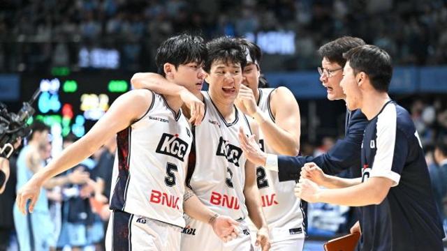 프로농구 KCC, 소노 꺾고 4연승 신바람… 단독 선두 유지