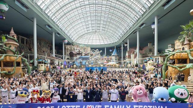 롯데그룹, 롯데월드 통큰 대관…임직원 가족 축제 열었다