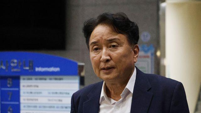 12시간 조사받은 김영환 충북지사 