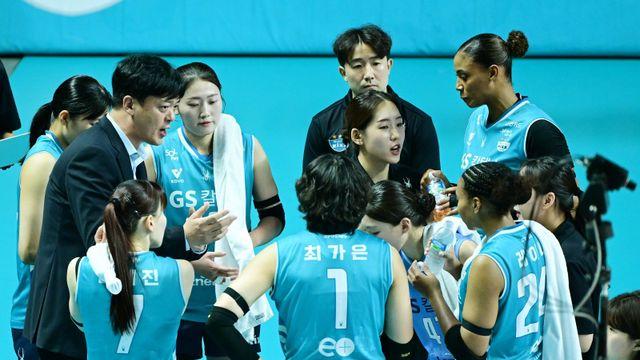 [SD 장충 인터뷰] ‘우승후보’ 격파하고 개막전 승리 수확한 이영택 GS칼텍스 감독, “만족스런 서브 공략, 실바는 역시 실바”…‘무릎 수술’ 이주아는 시즌 아웃