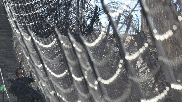 軍, MDL 넘어온 북한군 1명 신병 확보…귀순 여부 등 조사