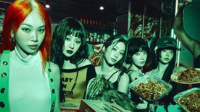 르세라핌 ‘SPAGHETTI’…‘킥’은 제이홉이었다