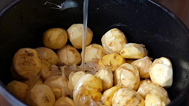 냉장고에 쌓인 생밤에 우유 넣으면 '보양식' 완성됩니다