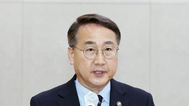 정희용 