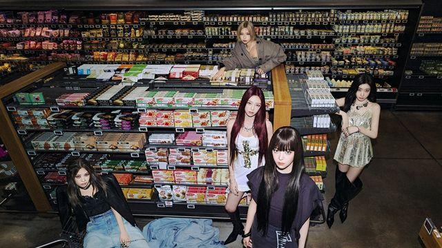 ‘컴백’ ITZY, 마트 패셔니스타 등극…요란한 장보기