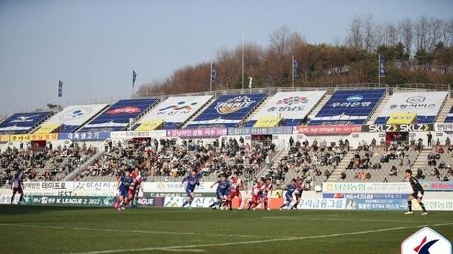 ‘충남아산 충격의 임금 체불’ 선수 대거 계약 해지 가능성, ‘FIFA-K리그 규정이 다르다고?’