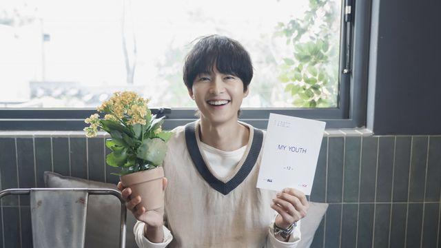 송중기, 따뜻한 작별 인사 전했다 “청춘에 잔잔한 온기로 남길…”