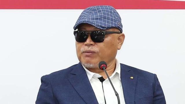 '尹 공개 지지' 김흥국 돌변…“노래하겠다” 연예계 복귀 선언