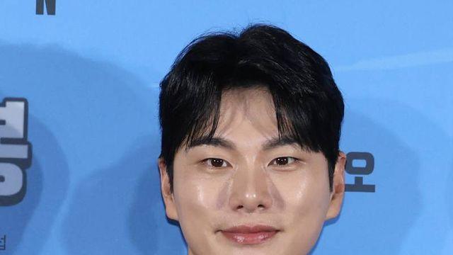 이이경, 사생활 논란… 폭로자 “독일인 맞아, 돈 요구는 한 번”