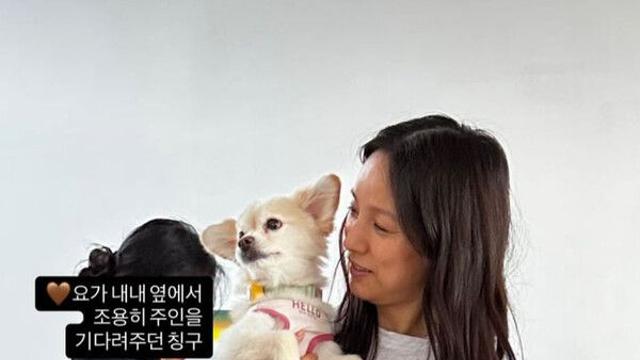 이효리, 추위 속 요가 열중 