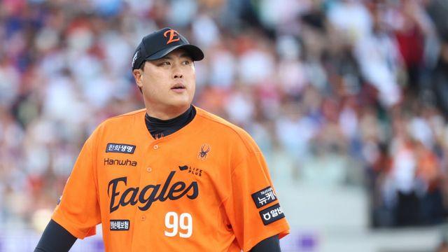 ‘18년만의 가을야구’ 한화 류현진 vs ‘준PO 흐름 그대로’ 삼성 후라도…절대 물러설 수 없는 빅뱅 [PO 3차전]